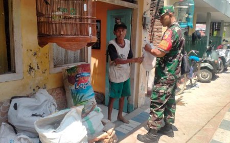 Serka Sayuti Menggelorakan Kemanusiaan dengan Aksi 'Babinsa Masuk Dapur'