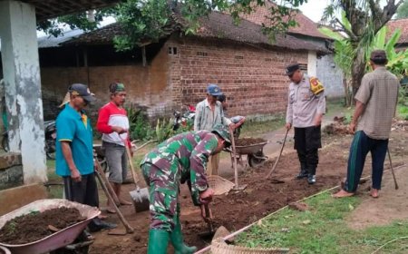 Sertu Juntak Bersama Warga Binaan Kerja Bakti Bersihkan Lingkungan