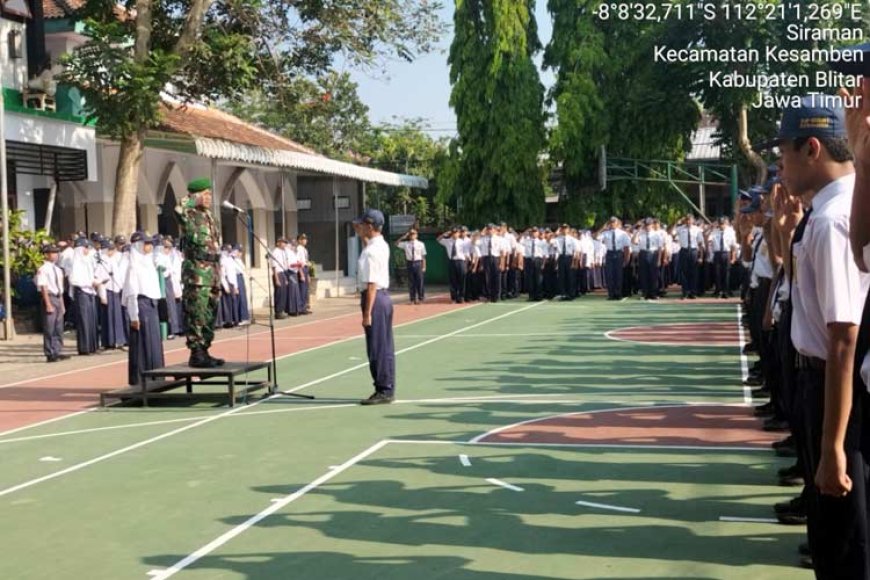 Bati Bakti TNI Koramil Kesamben, Kodim 0808 Kabupaten Blitar Beri Motivasi Siswa-Siswi SMPN 1 Kesamben