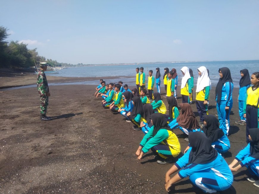 Mengukir Karakter Unggul, Koramil 0823/08 Banyuputih Beri Latihan Dasar Kepemimpinan Pelajar SMPN 1 Banyuputih 