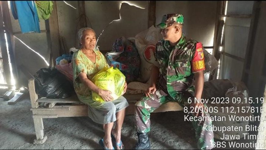 Terjun Langsung ke Lapangan, Babinsa Pos Wonotirto Berbagi Kebahagiaan Kepada Warga Kurang Mampu