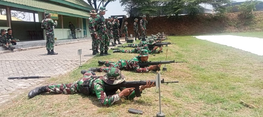 Ratusan Personil Kodim 0812/Lamongan Latihan Menembak Senjata Ringan