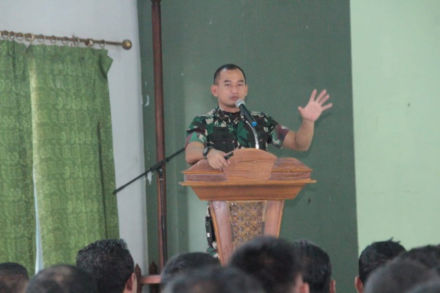 Tekankan Netralitas TNI dan Tugas Pokok Satuan, Dandim 0812 Lamongan Berikan Jam Komandan