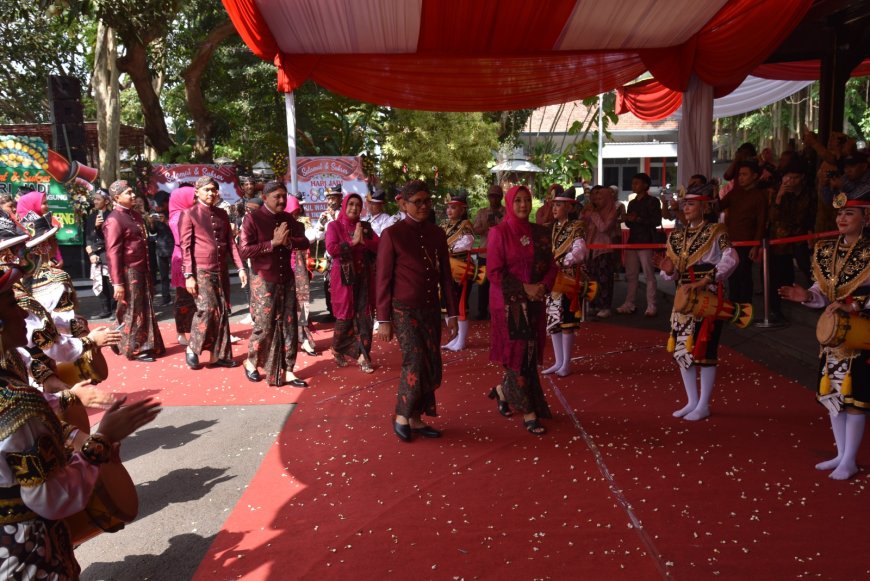 Prosesi Tradisi Bersih Nagari Meriahkan Peringatan HUT ke-818 Kabupaten Tulungagung