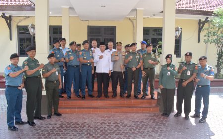 Dandim 0812 Bersama Forkopimda Lamongan Sambut Kunjungan Kerja Kaskogartap III/Surabaya 