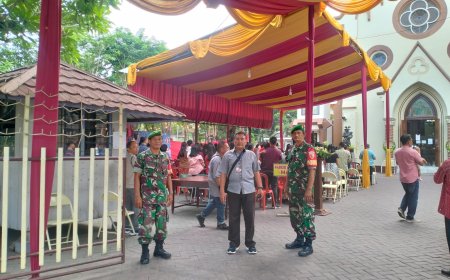 Berikan Rasa Aman dan Nyaman, Babinsa 0819/25 Gadingrejo Laksanakan Pengamanan Ibadah Natal