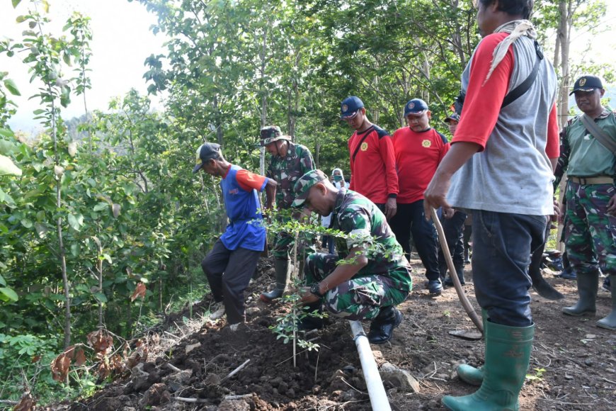 Hijaukan Lingkungan, Kodim 0802/Ponorogo Gelar Aksi Tanam Pohon 