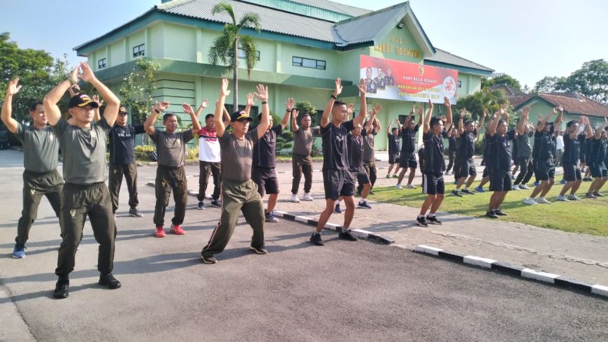 Jumat Sehati: Suasana Gembira di Makodim 0812/Lamongan, Prajurit dan PNS TNI Berolahraga Bersama