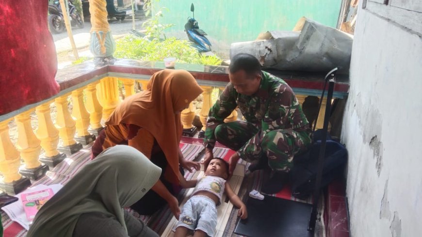 Cegah Stunting, Babinsa di Situbondo Lakukan Pendampingan Posyandu Balita