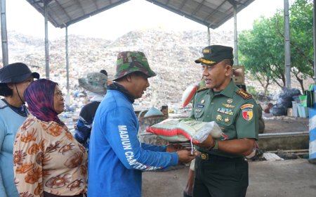 HUT ke-73 Penerangan TNI AD, Hadirkan Senyuman di Antara Tumpukan Sampah TPA Winongo