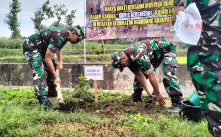Kamis Bersinergi: Langkah Nyata Kodim 0812 Lamongan dalam Menjaga Lingkungan