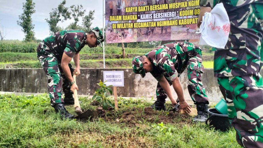 Kamis Bersinergi: Langkah Nyata Kodim 0812 Lamongan dalam Menjaga Lingkungan