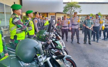 Tingkatkan Keamanan Jelang Pemilu 2024, TNI Polri di Lamongan Gelar Apel Gabungan Patroli Skala Besar