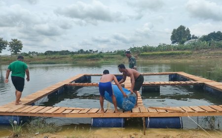 Satgas TMMD Lamongan Menanam Benih Kebaikan melalui Bibit Ikan