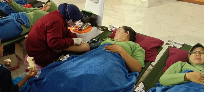 Persit KCK PD V/Brawijaya Memperingati HUT ke-78 dengan Gelar Donor Darah Massal